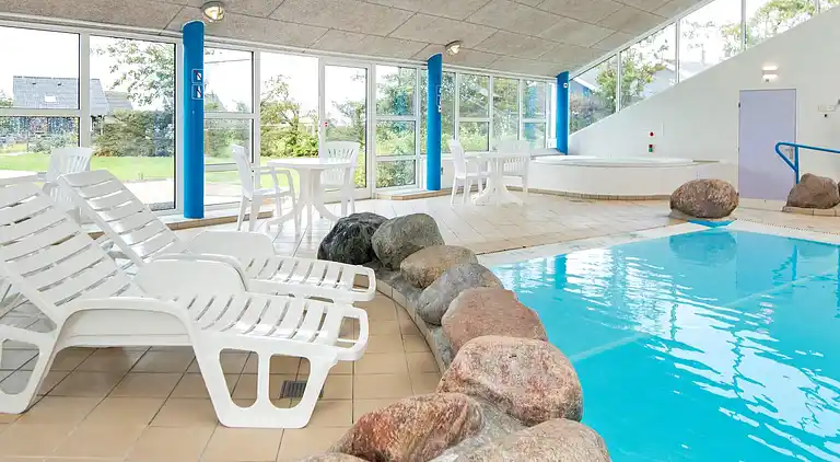 3 room,2 levels,dishwasher.,Premium