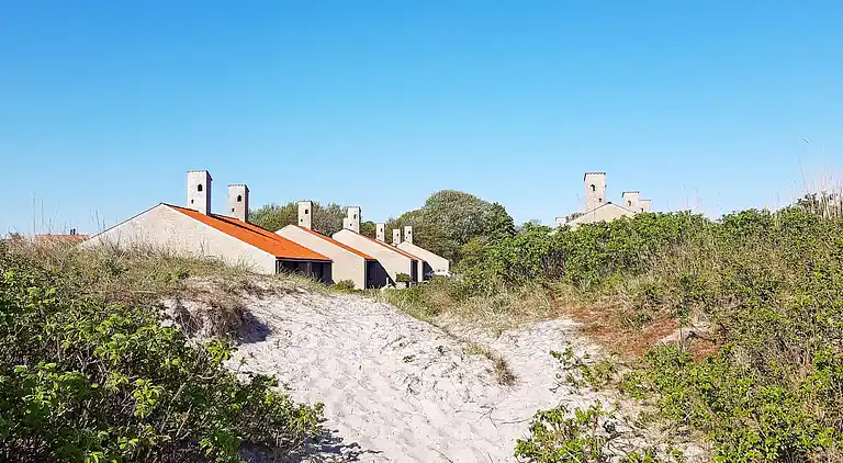 3 room,w/partially seaview