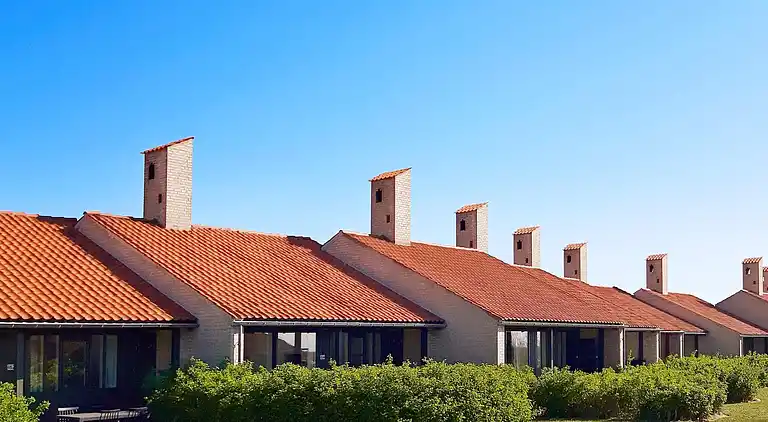 3 room,w/partially seaview