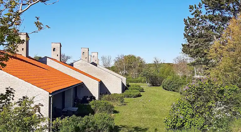 3 room,w/partially seaview