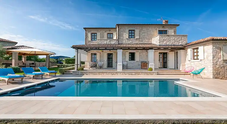 Sommerhus i Baldaši