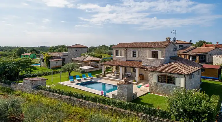 Sommerhus i Baldaši