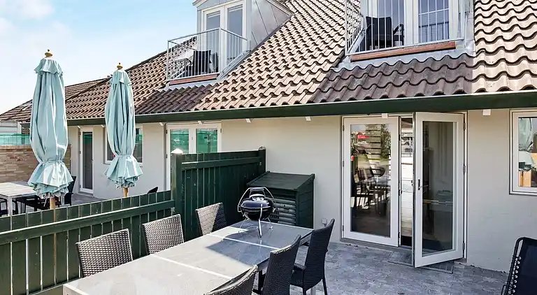 3 vær.lejl.,2 plan,fjordudsigt,PLUS