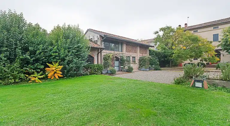 Manor house in Stagno Lombardo