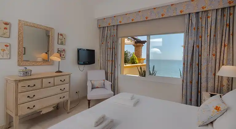 SUPERB FRONT LINE LOCATION - HEATED POOL