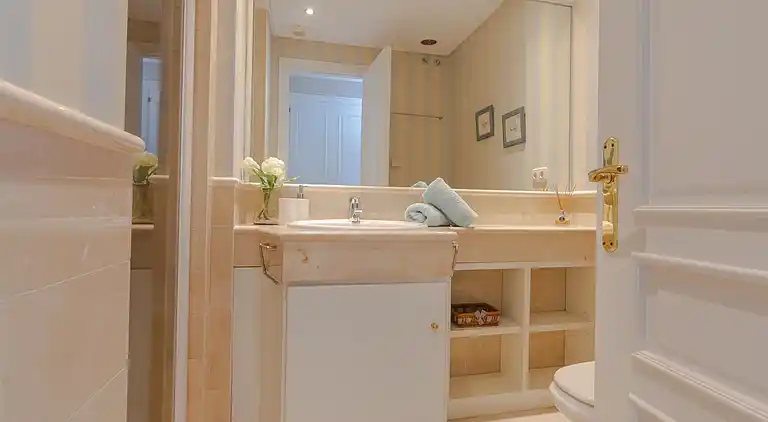 SUPERB FRONT LINE LOCATION - HEATED POOL