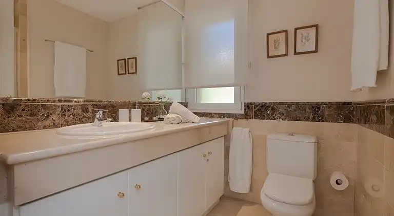 SUPERB FRONT LINE LOCATION - HEATED POOL