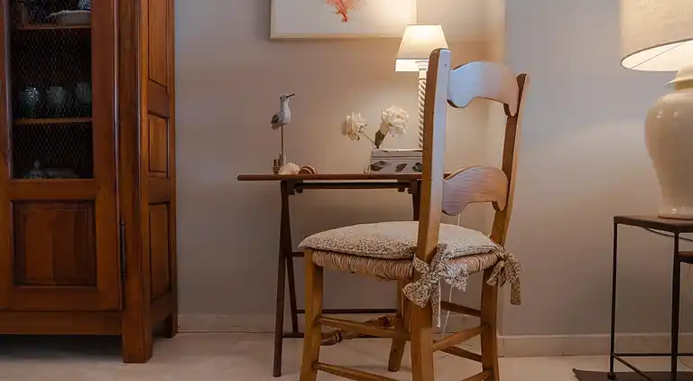 SUPERB FRONT LINE LOCATION - HEATED POOL