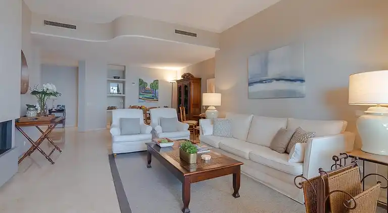 SUPERB FRONT LINE LOCATION - HEATED POOL