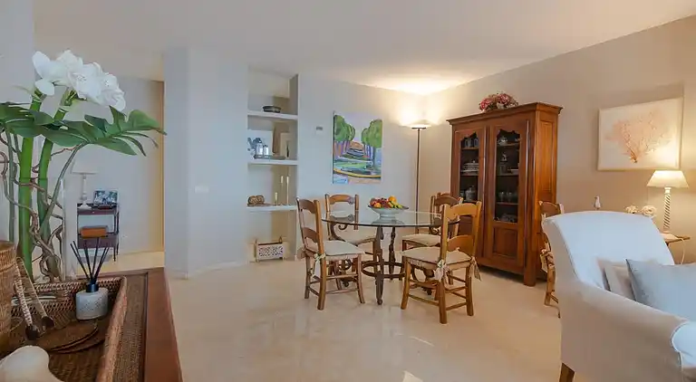 SUPERB FRONT LINE LOCATION - HEATED POOL