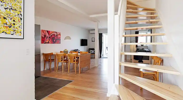 3 vær.lejl.,2 plan,fjordudsigt,PLUS