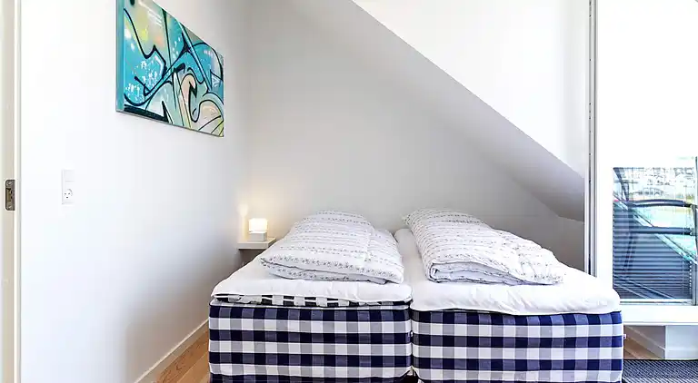 3 vær.lejl.,2 plan,fjordudsigt,PLUS