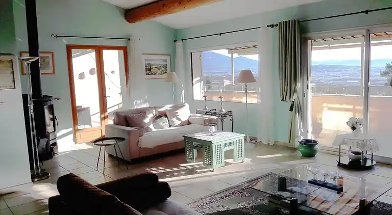 Villa in Saint-Saturnin-lès-Apt