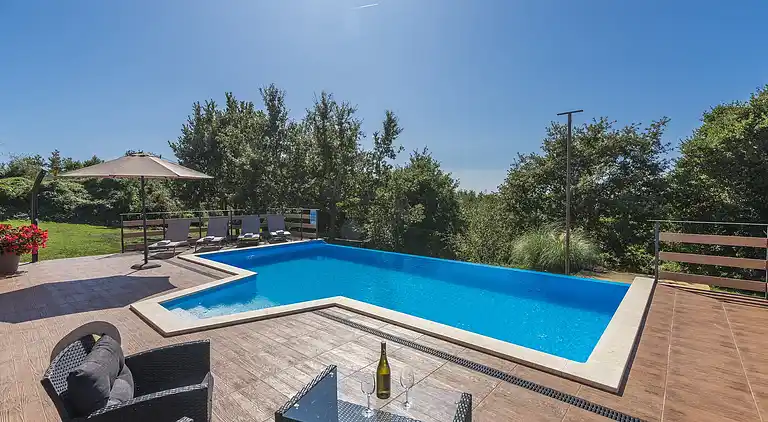 Gårdhus i Radetići