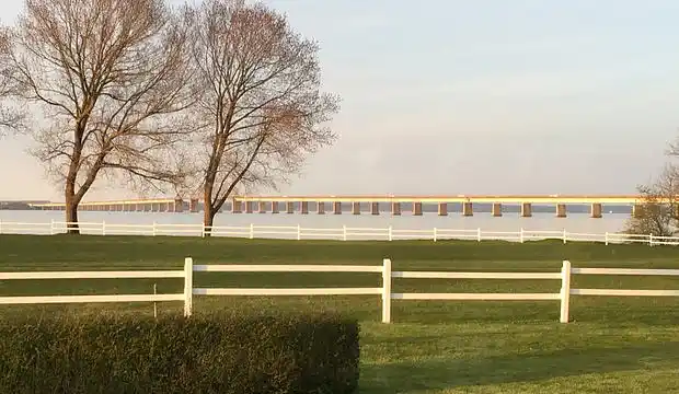 Country Estate with ocean view and 32 beds