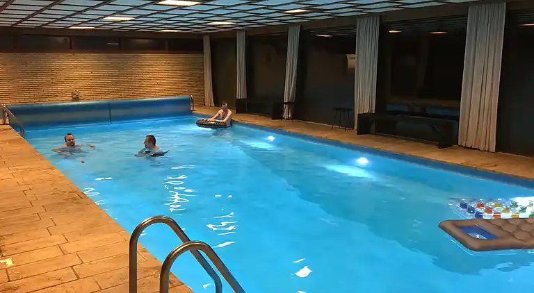 Country Estate with ocean view and 32 beds