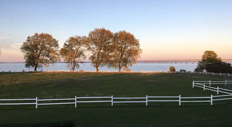 Country Estate with ocean view and 32 beds