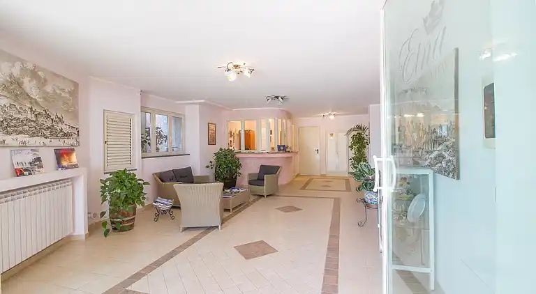 Studio Apartment PP2 - ETNA ROYAL VIEW