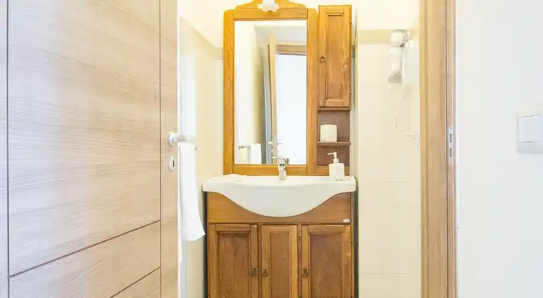 Studio Apartment PP2 - ETNA ROYAL VIEW