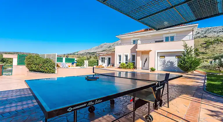 VILLA MILLA with private pool, jacuzzi, sauna, gym, max.8pax