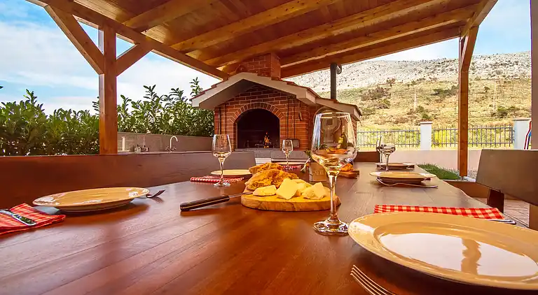 VILLA MILLA with private pool, jacuzzi, sauna, gym, max.8pax