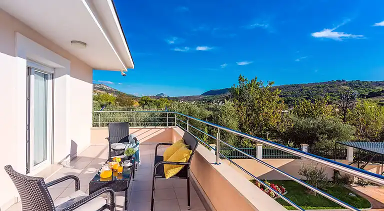 VILLA MILLA with private pool, jacuzzi, sauna, gym, max.8pax