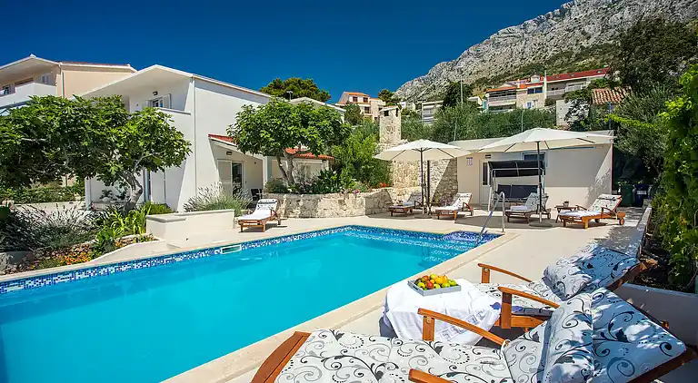 Villa Dasianda 90 m from the beach, private heated pool