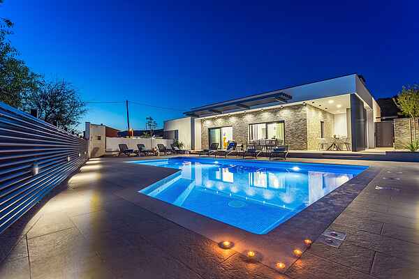 Villa Casa Mia with 40sqm private heated pool with whirlpool