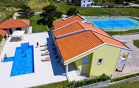 VILLA DELMATI with tennis court, swimming pool and whirlpool