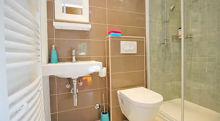 THE CAPTAIN`S HOUSE 6 km from sandy beach with heated pool