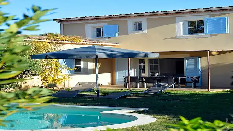Holiday home in Saint-Saturnin-lès-Apt