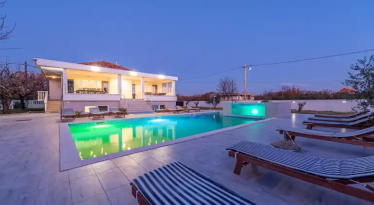 Sommerhus i Zemunik Donji