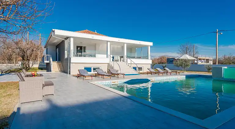 Sommerhus i Zemunik Donji