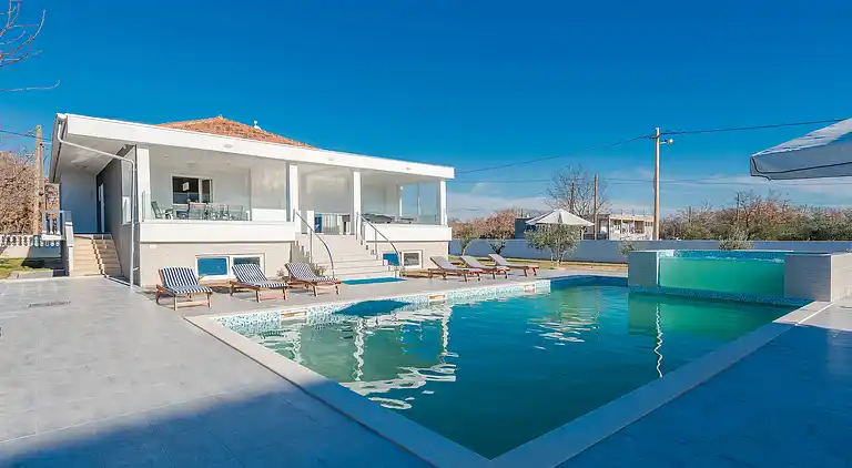 Sommerhus i Zemunik Donji