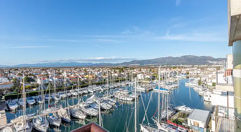 Apartment in Empuriabrava