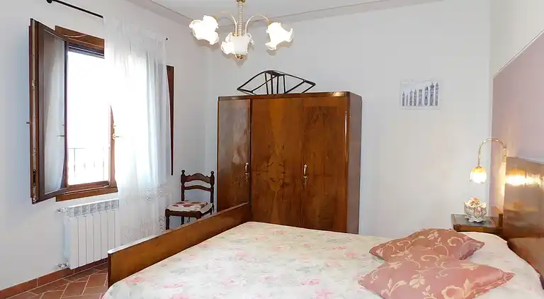 Apartments with swimming pool and good wine 