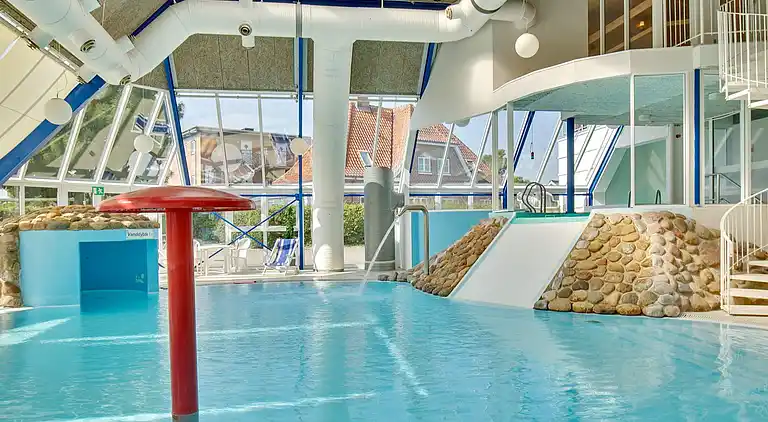 2 rooms w/partially seaview