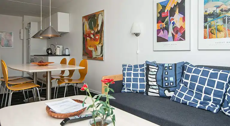 2 rooms w/partially seaview