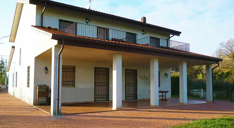 Villa i Montescudo