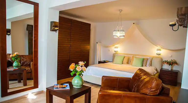 Villa Aphrodite with heated pool and exotic garden