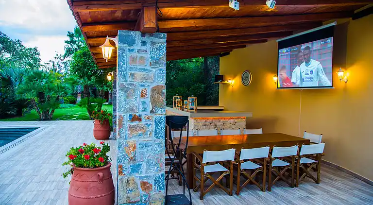 Villa Aphrodite with heated pool and exotic garden