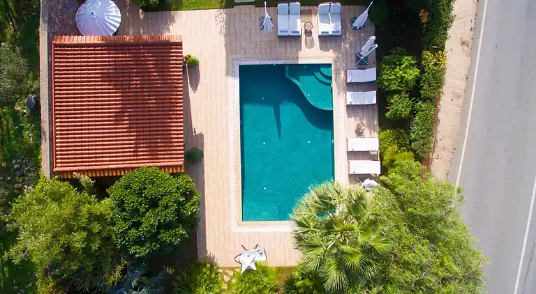 Villa Aphrodite with heated pool and exotic garden