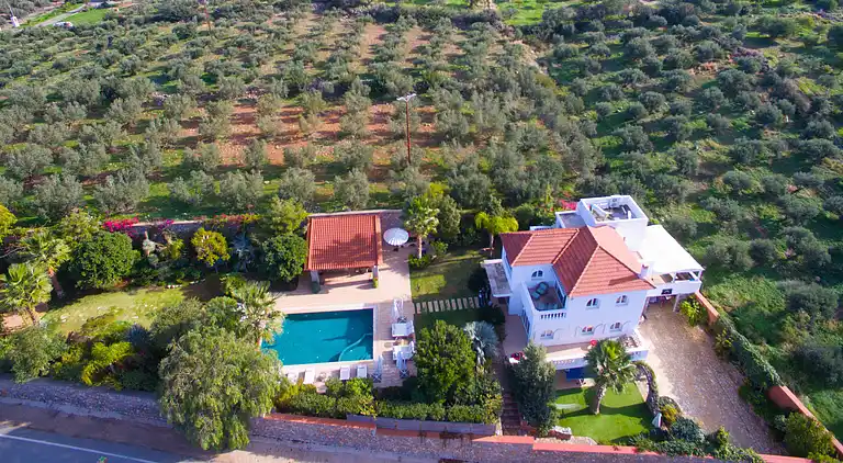 Villa Aphrodite with heated pool and exotic garden