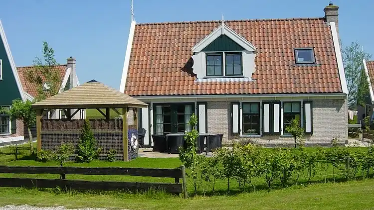 Villa in Hippolytushoef