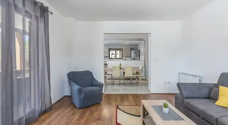 Farm house in Loborika