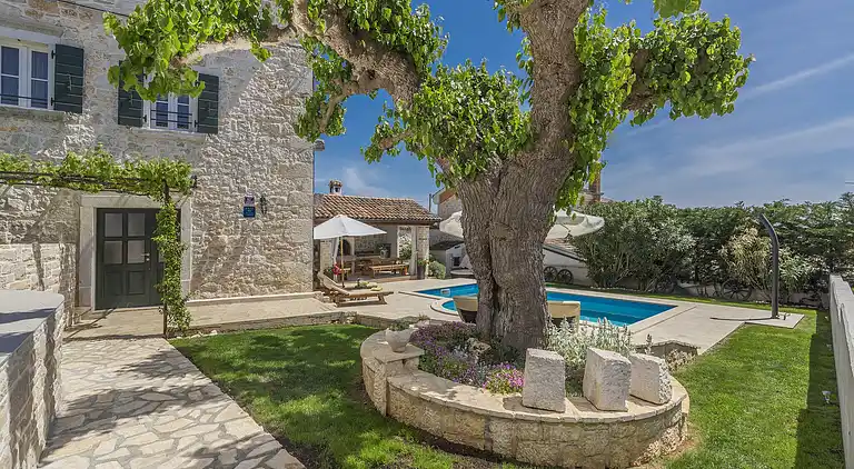 Cottage in Dračevac