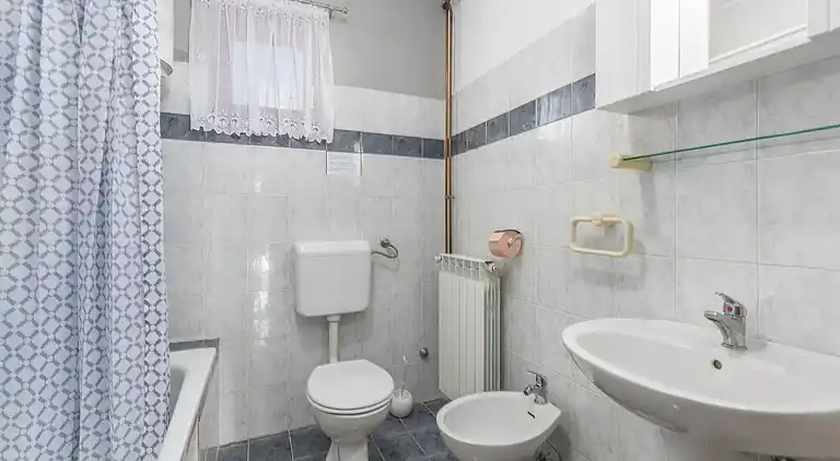 Farm house in Loborika