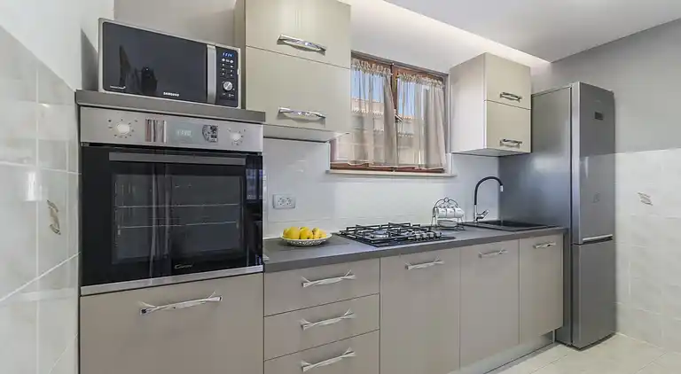 Farm house in Loborika