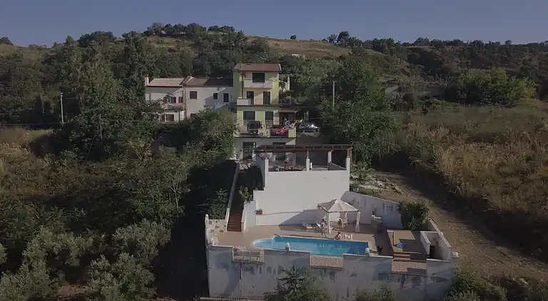 Mansion with view of the sea