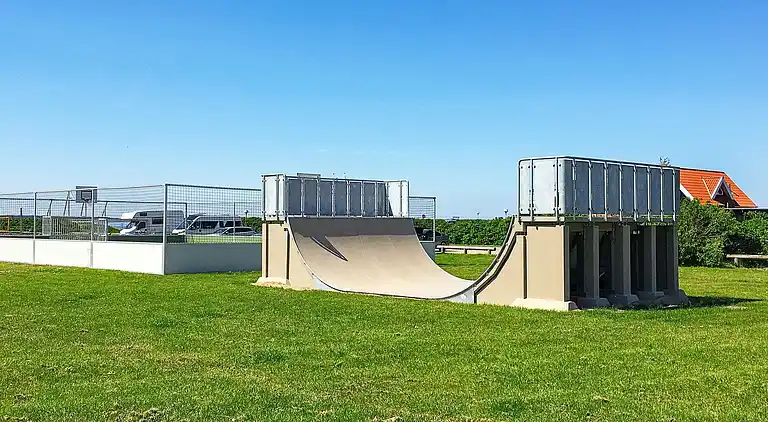 3 room,2 levels,dishwasher.,Premium